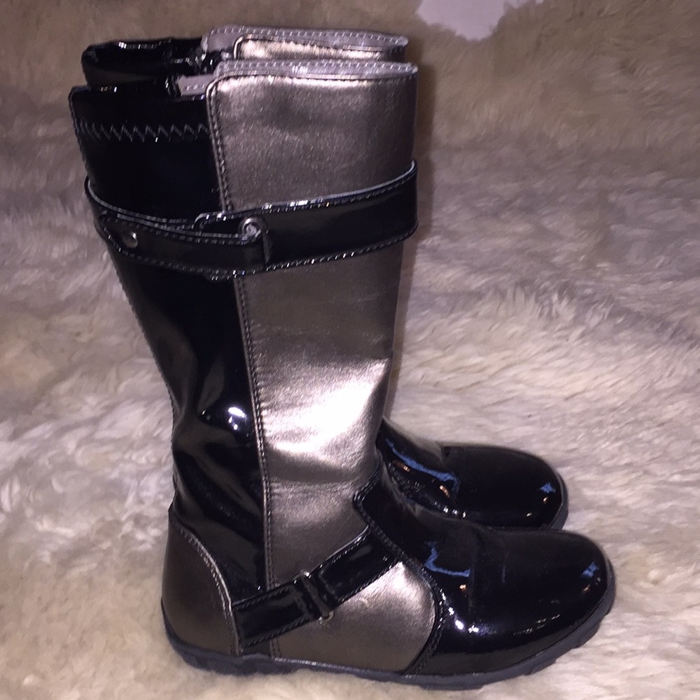 💕 Kenneth Cole Reaction Black & Pewter Boots